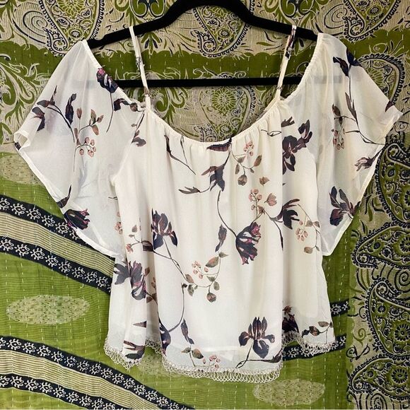 Astr the Label Floral Off-the-Shoulder Blouse Size Extra Small - Picture 8 of 16